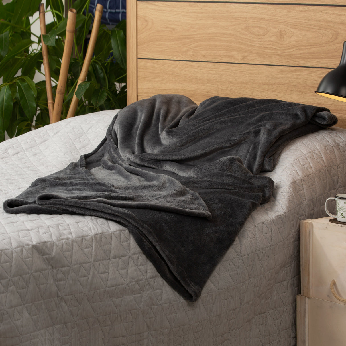 Cobija Térmica Flannel Fleece Gris Oscuro 260x230cm Fondo Entero Ultrasuave - COBIJAS Y MANTAS | Bylmo