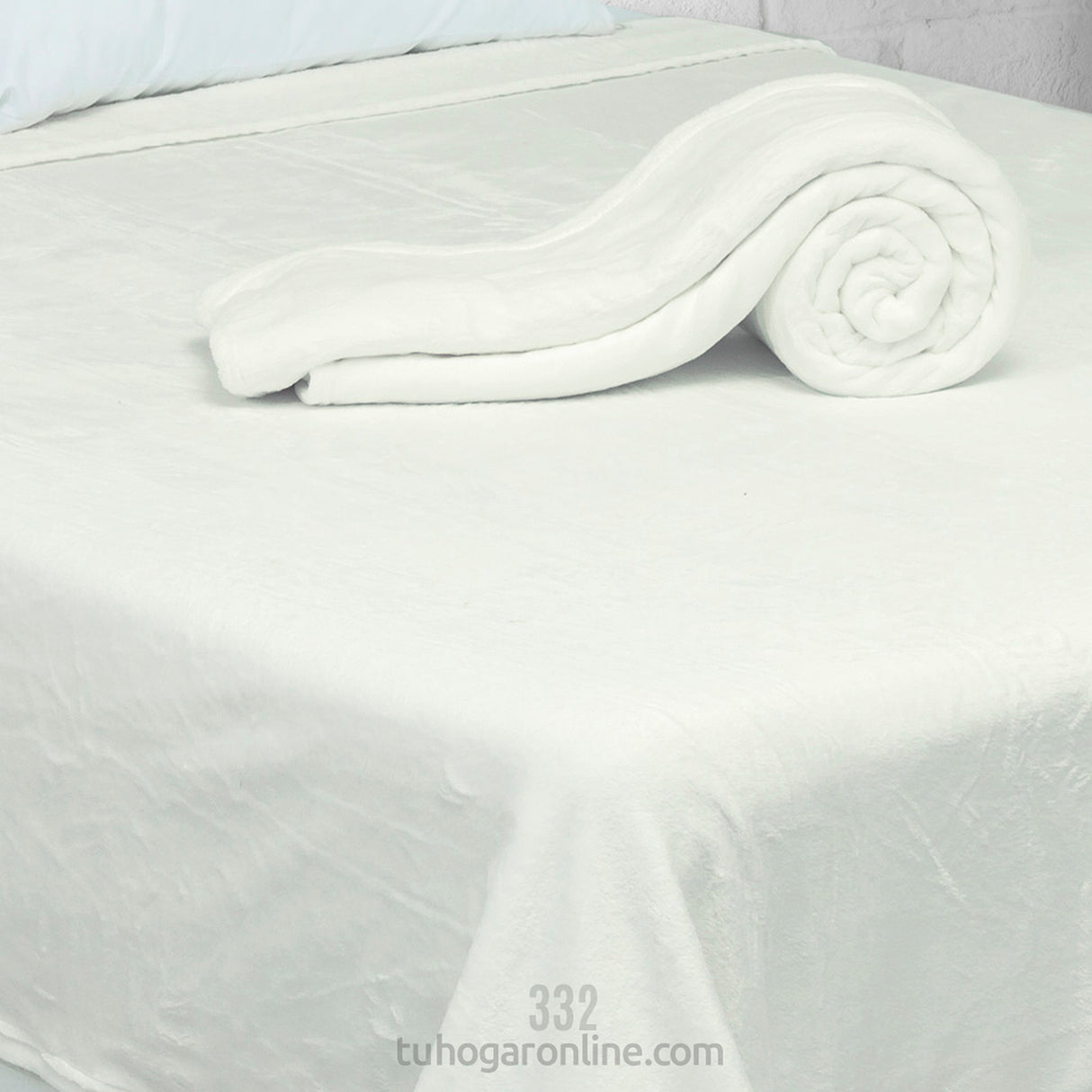 Cobija Piel de Durazno Blanco 150x200cm Fondo Entero Extrasuave - COBIJAS Y MANTAS | Bylmo