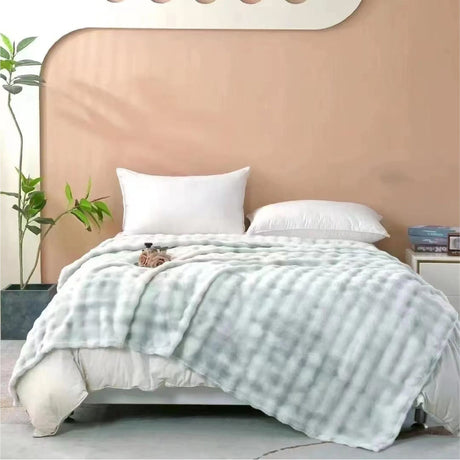 Cobija Alaska Fondo Entero Blanco Y Gris 180x200cm Muy Suave y Ligera - COBIJAS Y MANTAS | Bylmo