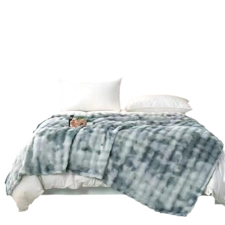 Cobija Alaska Fondo Entero Blanco Y Azul 180x200cm Muy Suave y Ligera - COBIJAS Y MANTAS | Bylmo