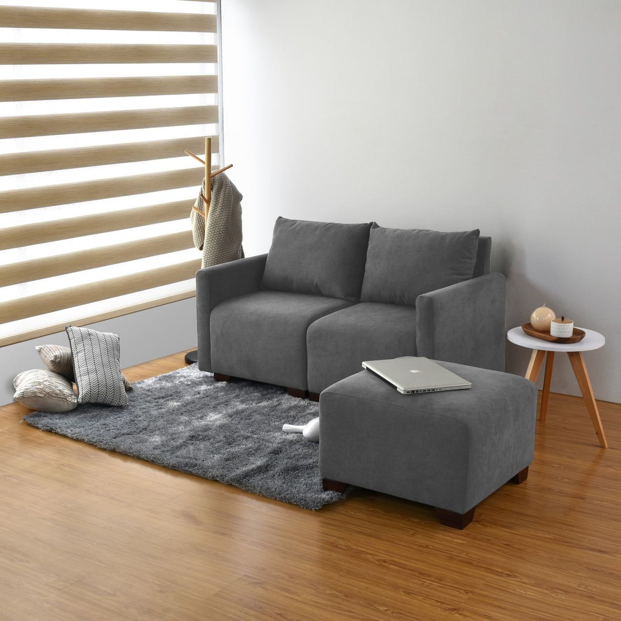 Sala Modular Alcala Gris 70x80cm de Tres Puestos con Apoya Brazos y Puff - SOFAS Y POLTRONAS | Bylmo