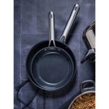 Sarten Plateado y Negro 27.3x5.5cm De 0.7 Litros Apta para Inducción con Mango de Acero Inoxidable - OLLAS Y SARTENES | Bylmo