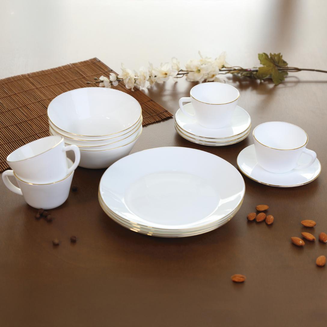 Juego de Vajillas de 16 Piezas Vitrocerámica Blanco y Dorado 24x2.5cm para Cuatro Puestos con Acabado Brillante - VAJILLA | Bylmo