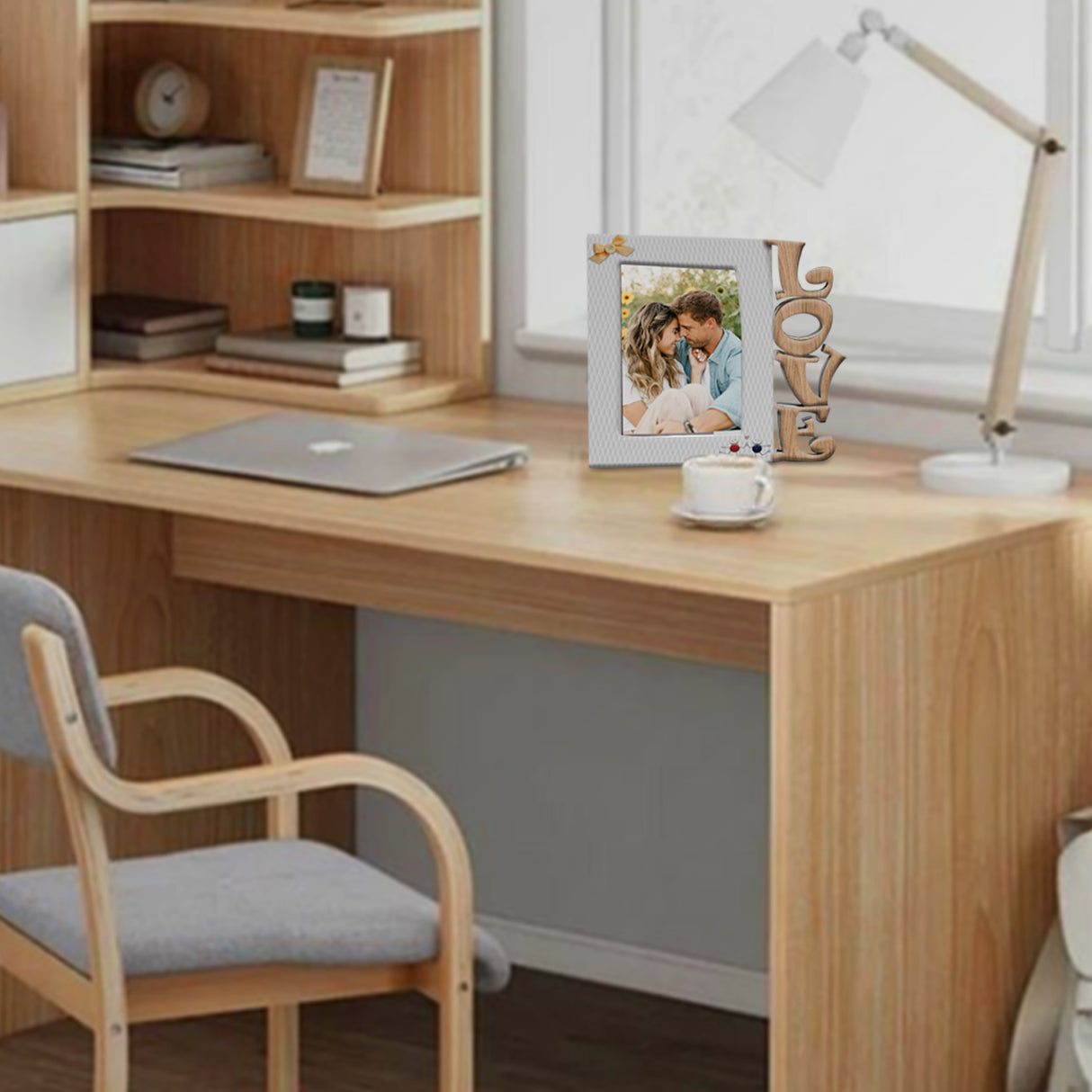 Portarretrato Love Botones Blanco y Cafe Claro 21x19.5cm sin Marco y con Vidrio Protector - PORTARRETRATOS | Bylmo