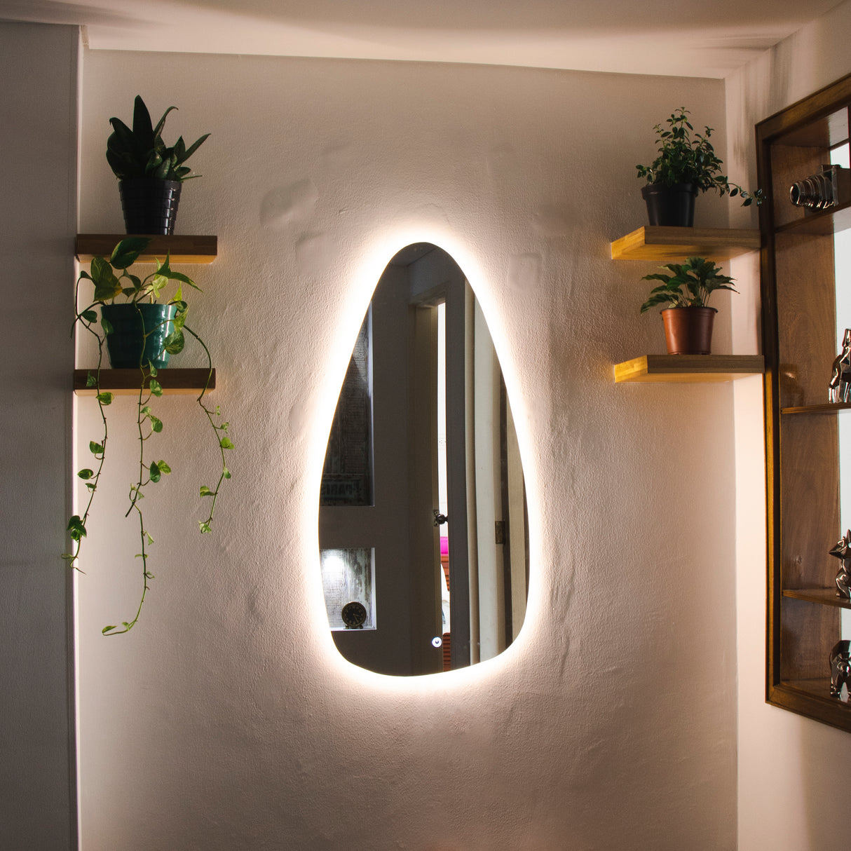 Espejo de Pared Asimetrico Maui 50x100cm Sin Marco y con Iluminación LED - ESPEJOS DE PARED | Bylmo