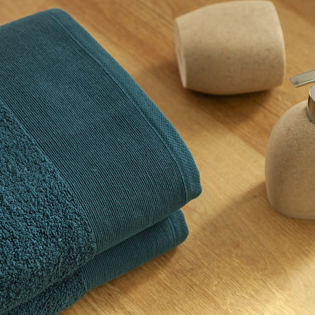 Toalla de Cuerpo Modha Azul Marino 70x140cm Fondo Entero - TOALLAS | Bylmo