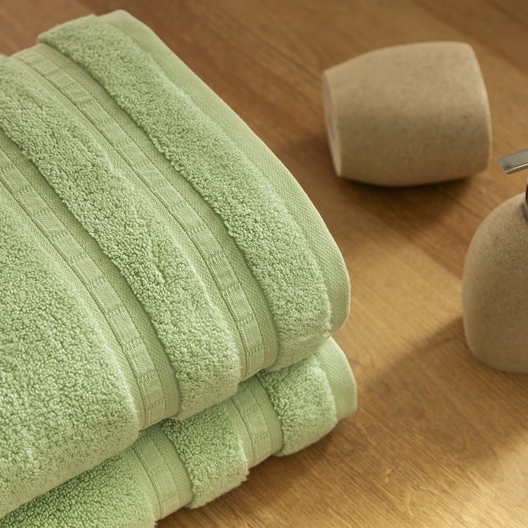 Toalla de Cuerpo Bamboo Verde Manzana 70x140cm Fondo Entero - TOALLAS | Bylmo