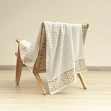 Toalla de Cuerpo Roma Dorado 70x140cm Fondo Entero - TOALLAS | Bylmo