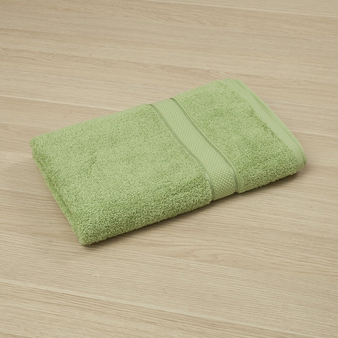 Toalla de Cuerpo Premium Verde Lima 70x140cm Fondo Entero - TOALLAS | Bylmo