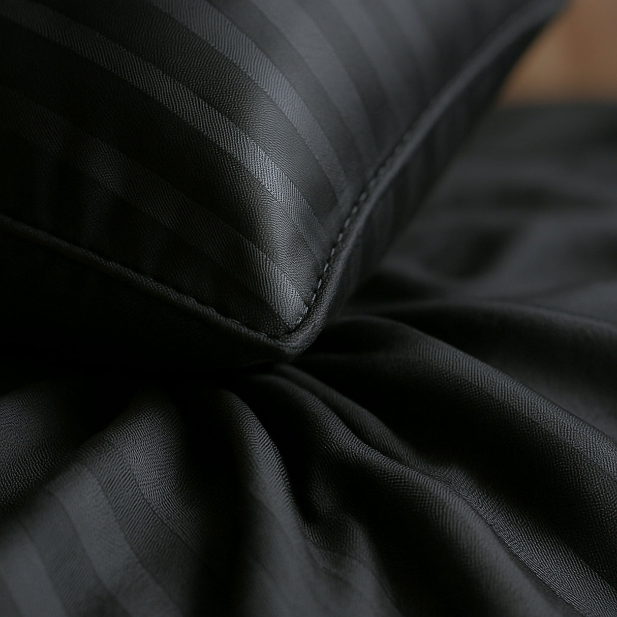 Juego de Sábanas Polialgodon Negro Para Cama Semidoble 120 X 190 Cm Antiácaros y Antiarrugas - SABANAS | Bylmo