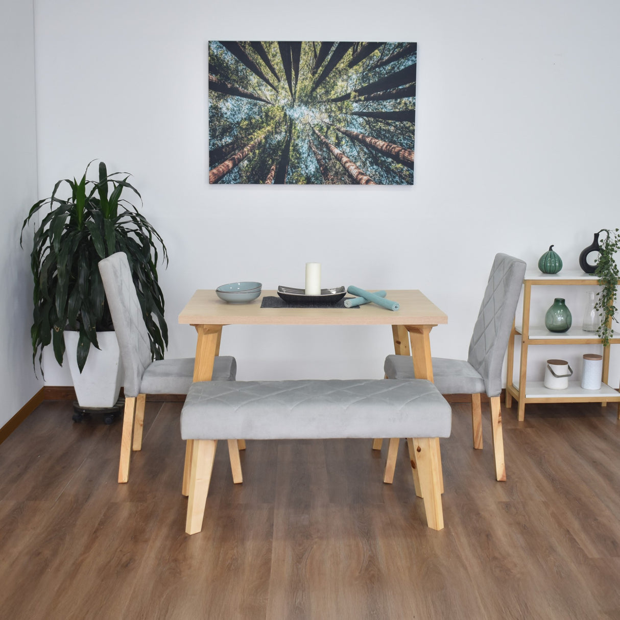 Set Comedor Lugo Matiz Oasis 110x76cm Cuadrado de Cuatro Puestos con Dos Sillas Liverpool y Un Butaco Plata - COMEDORES | Bylmo