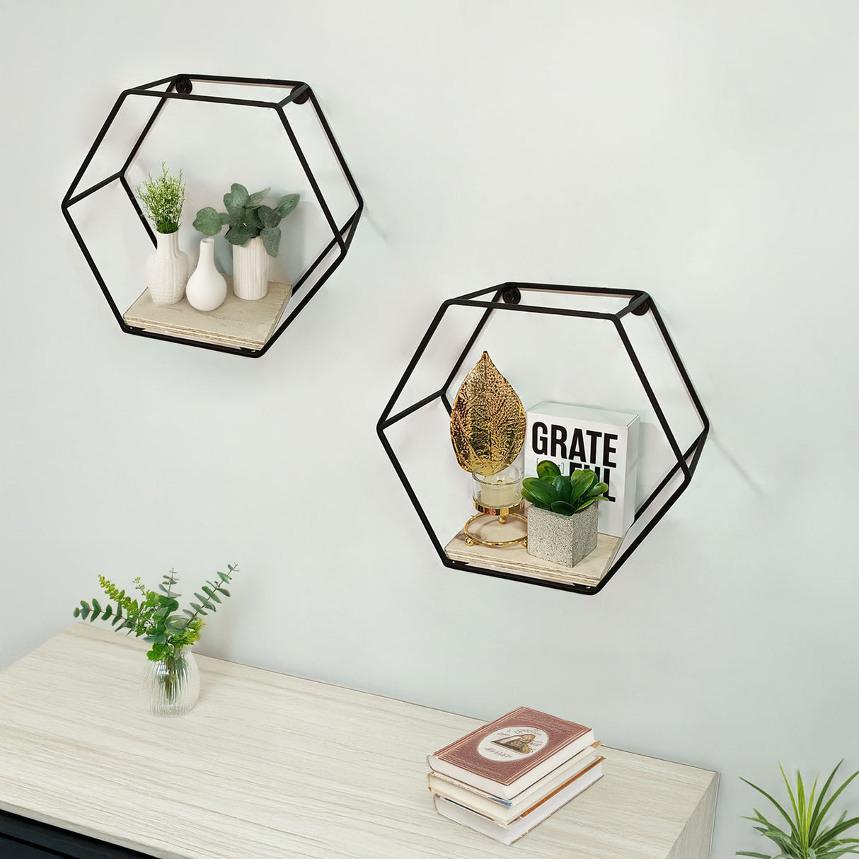 Repisa Madera Natural y Negro 30x30cm Hexagonal con Un Entrepaño - REPISAS | Bylmo