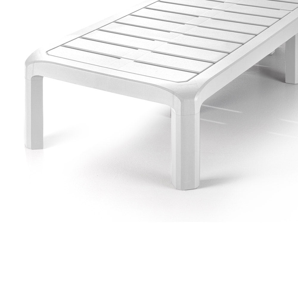 Cama Asoleadora Rimax Barú Blanco 57.5x29cm con Espaldar - SILLAS DE EXTERIOR | Bylmo