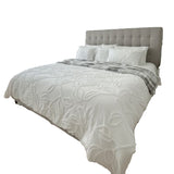 Combo Funda Duvet con Plumón Harmony Leaf Blanco 240x240cm para Cama Queen 160 X 180 Cm - TENDIDOS Y CUBRELECHOS | Bylmo