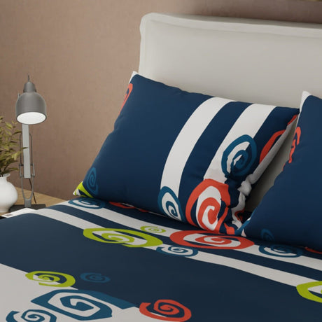 Juego de Sabanas Giros de Fantasía Blanco y Azul Oscuro Para Cama Queen 160 X 190 Cm de Espiral - SABANAS | Bylmo