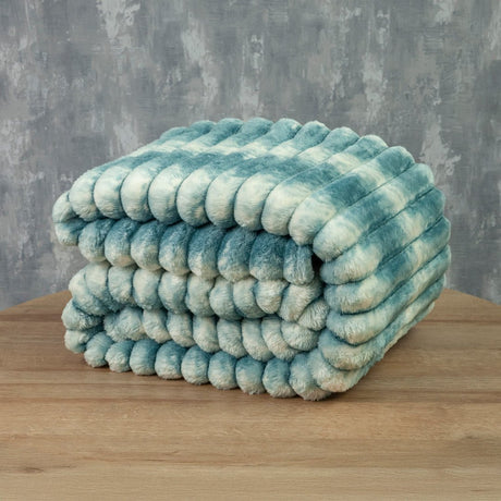 Cobija Malu Azul Claro 180x200cm Fondo Entero - COBIJAS Y MANTAS | Bylmo