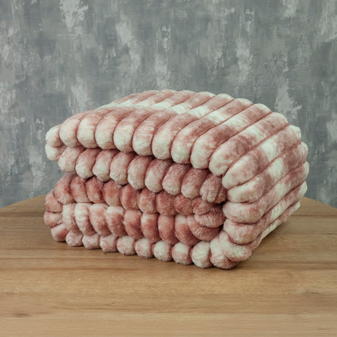 Cobija Malu Rosado 180x200cm Fondo Entero - COBIJAS Y MANTAS | Bylmo