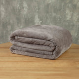 Cobija Piel de Durazno Gris Oscuro 180x200cm Fondo Entero - COBIJAS Y MANTAS | Bylmo