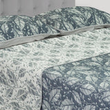 Cubrelecho Trama Blanco y Azul Oscuro para Cama Doble 140 X 190 Cm Prensado de Hojas - TENDIDOS Y CUBRELECHOS | Bylmo