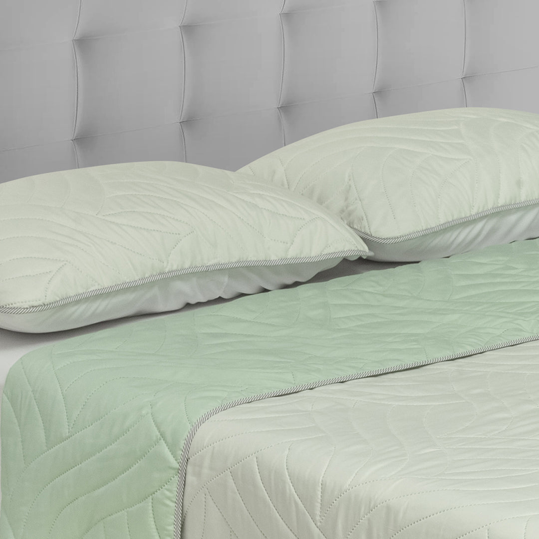 Cubrelecho Doble Faz Verde y Beige para Cama King 200 X 200 Cm Fondo Entero - TENDIDOS Y CUBRELECHOS | Bylmo