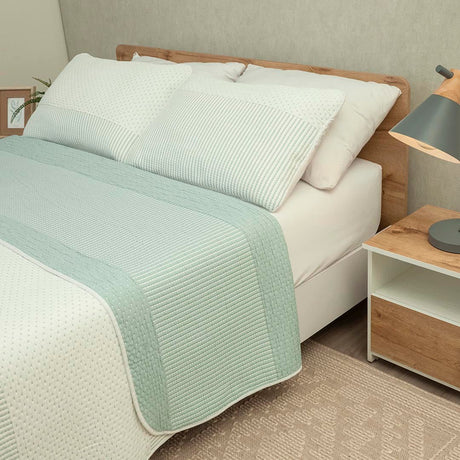 Cubrelecho Doble Faz Trama Verde Arena y Blanco para Cama Doble 140 X 190 Cm Prensado Fondo Entero - TENDIDOS Y CUBRELECHOS | Bylmo