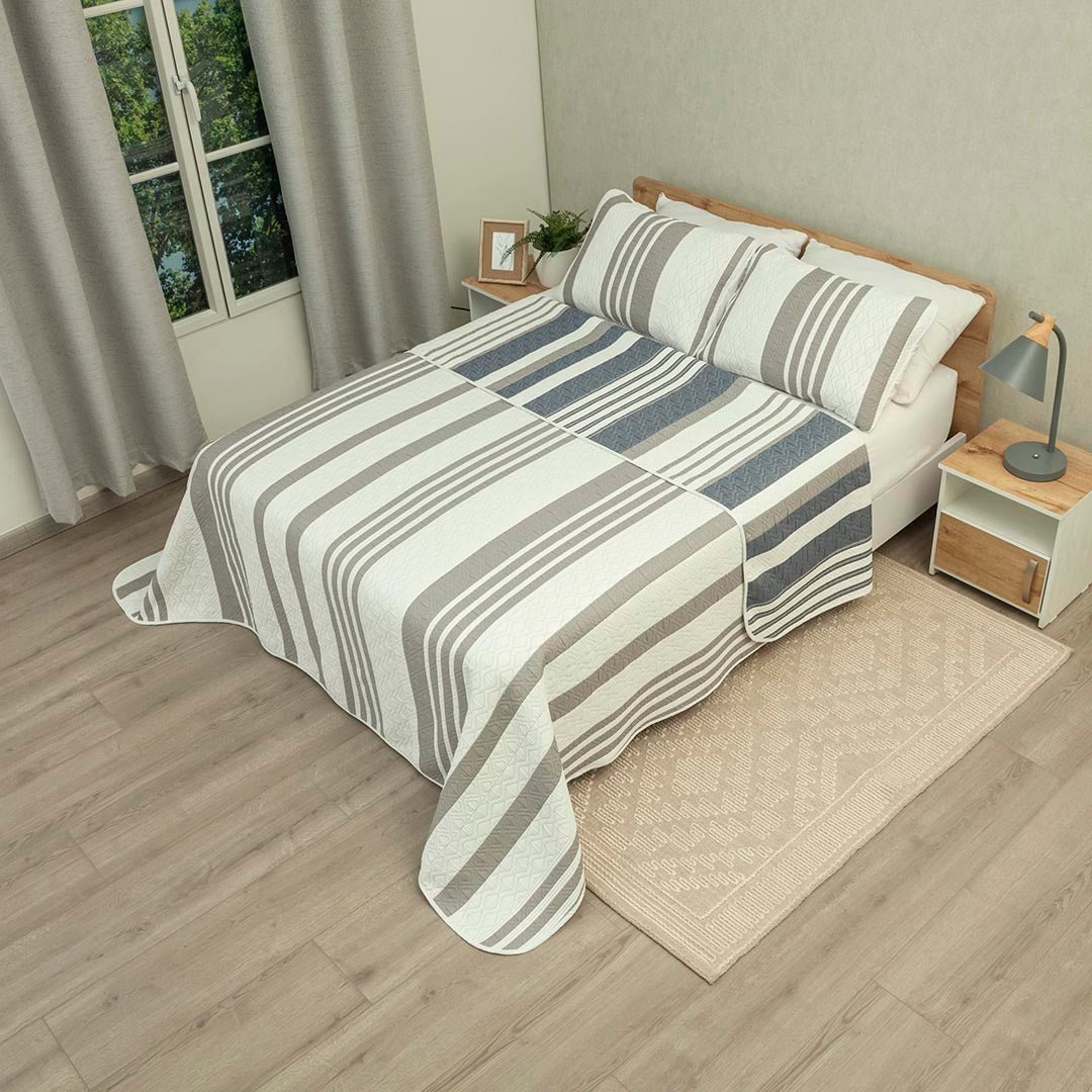 Cubrelecho Doble Faz Trama Gris y Blanco para Cama Queen 160 X 190 Cm Prensado de Lineas - TENDIDOS Y CUBRELECHOS | Bylmo