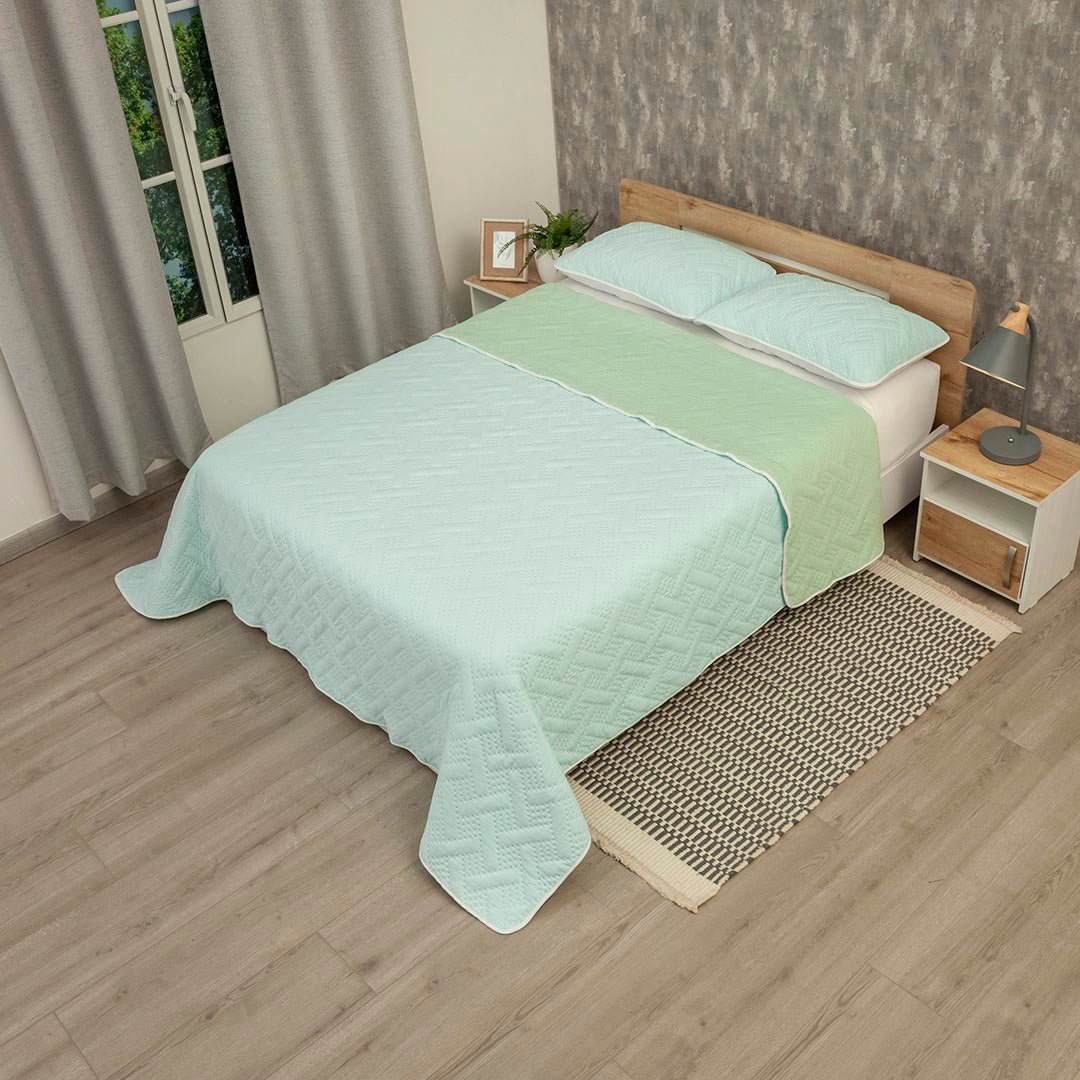 Cubrelecho Termosellado Cotton Sense Verde y Azul para Cama Queen 160 X 190 Cm Fondo Entero - TENDIDOS Y CUBRELECHOS | Bylmo