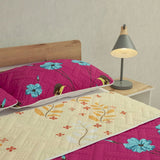 Cubrelecho Doble Faz Canto Tropical Fucsia y Beige Claro para Cama Doble 140 X 190 Cm Prensado de Hojas - TENDIDOS Y CUBRELECHOS | Bylmo
