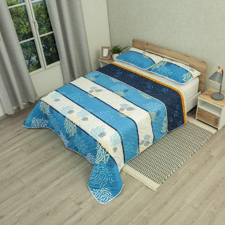 Cubrelecho Doble Faz Versos Cruzados Blanco y Azul para Cama Doble 140 X 190 Cm Prensado de Lineas Ondulantes - TENDIDOS Y CUBRELECHOS | Bylmo