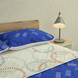 Cubrelecho Doble Faz City Code Blanco y Azul para Cama Doble 140 X 190 Cm Prensado de Lineas Y Circulos - TENDIDOS Y CUBRELECHOS | Bylmo