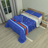 Cubrelecho City Code Blanco y Azul para Cama King 200 X 200 Cm Prensado de Lineas Y Circulos - TENDIDOS Y CUBRELECHOS | Bylmo