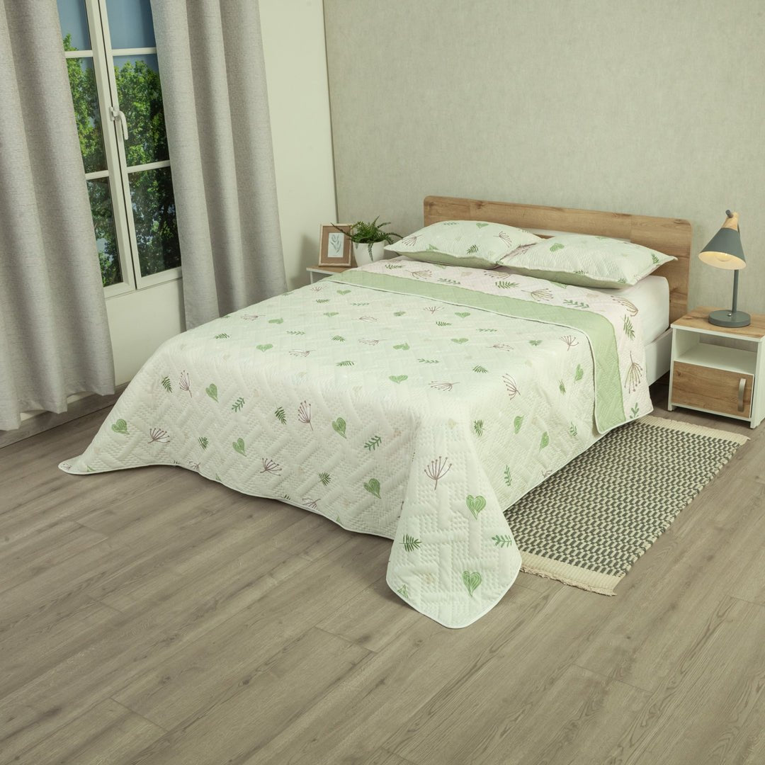 Cubrelecho Doble Faz Style Aura Natural Blanco y Verde Claro para Cama Doble 140 X 190 Cm de Hojas - TENDIDOS Y CUBRELECHOS | Bylmo