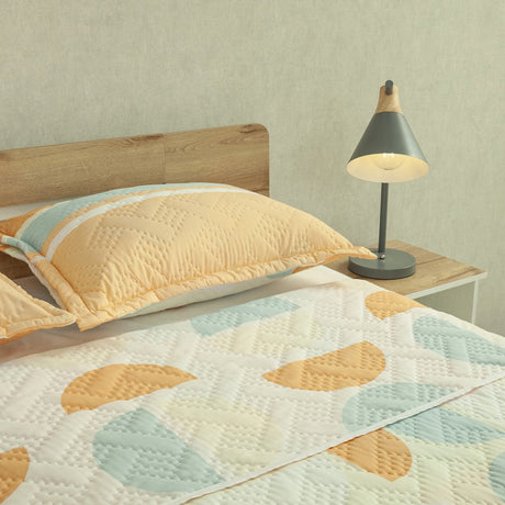 Cubrelecho Doble Faz Style Curvas del Tiempo Blanco y Naranja para Cama King 200 X 200 Cm de Semicirculos - TENDIDOS Y CUBRELECHOS | Bylmo