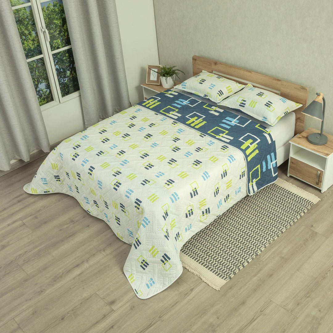 Cubrelecho Doble Faz Style Ritmo Metropolitano Blanco y Azul Oscuro para Cama King 200 X 200 Cm de Cuadrados Con Lineas - TENDIDOS Y CUBRELECHOS | Bylmo