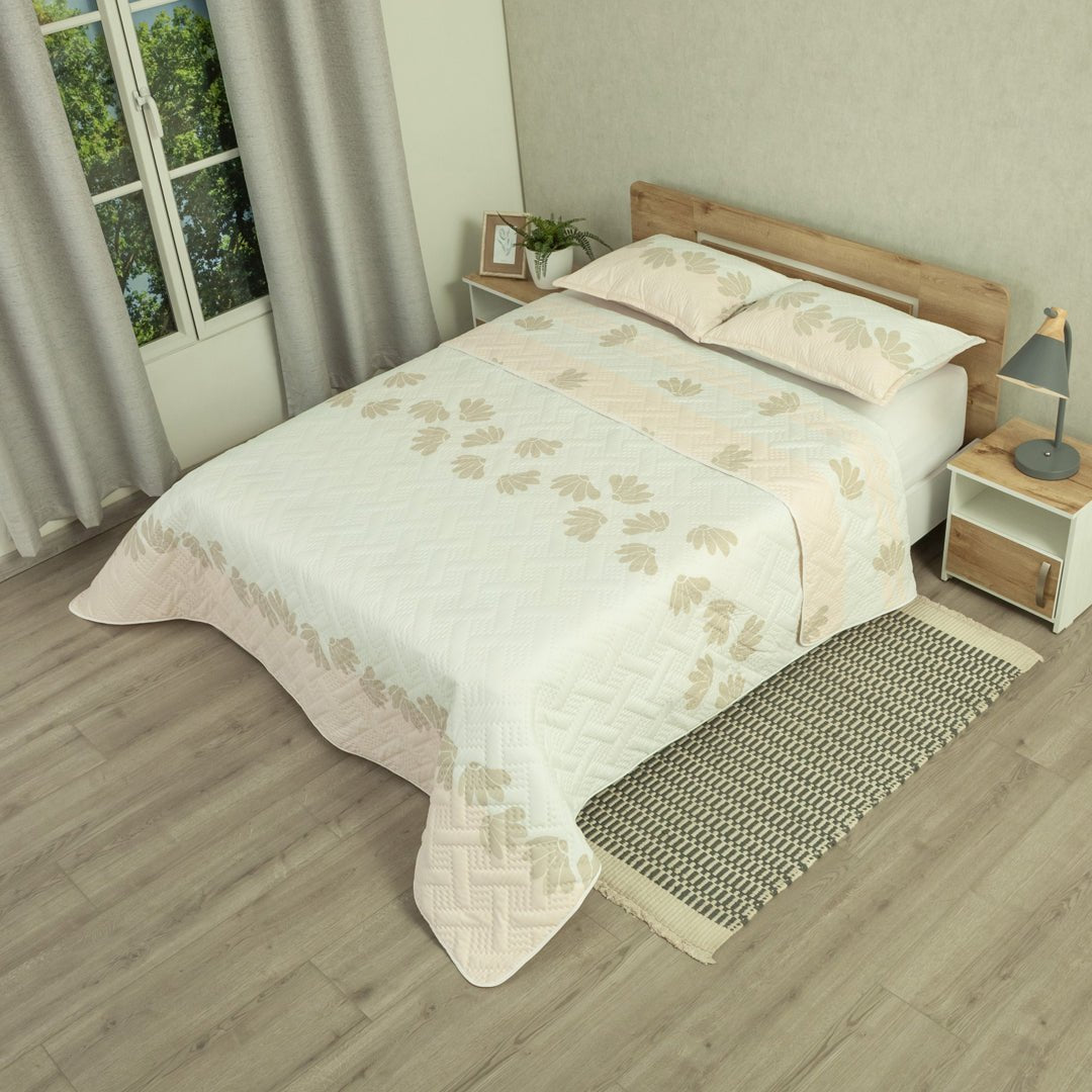 Cubrelecho Doble Faz Style Encanto Pastel Rosa Claro y Blanco para Cama Semidoble 120 X 190 Cm de Hojas - TENDIDOS Y CUBRELECHOS | Bylmo