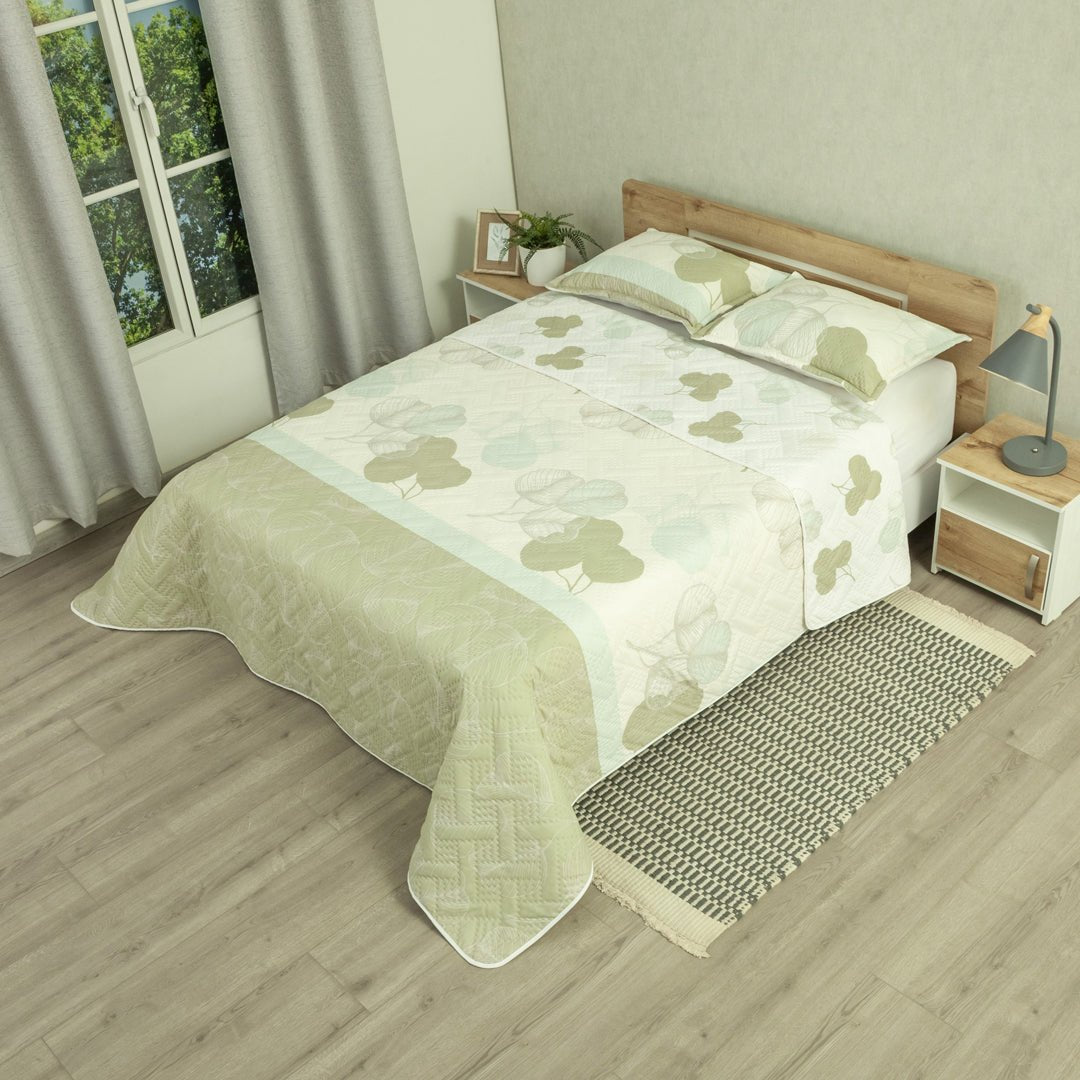 Cubrelecho Doble Faz Style Bosque Sereno Blanco y Verde grisáceo para Cama Semidoble 120 X 190 Cm de Hojas - TENDIDOS Y CUBRELECHOS | Bylmo