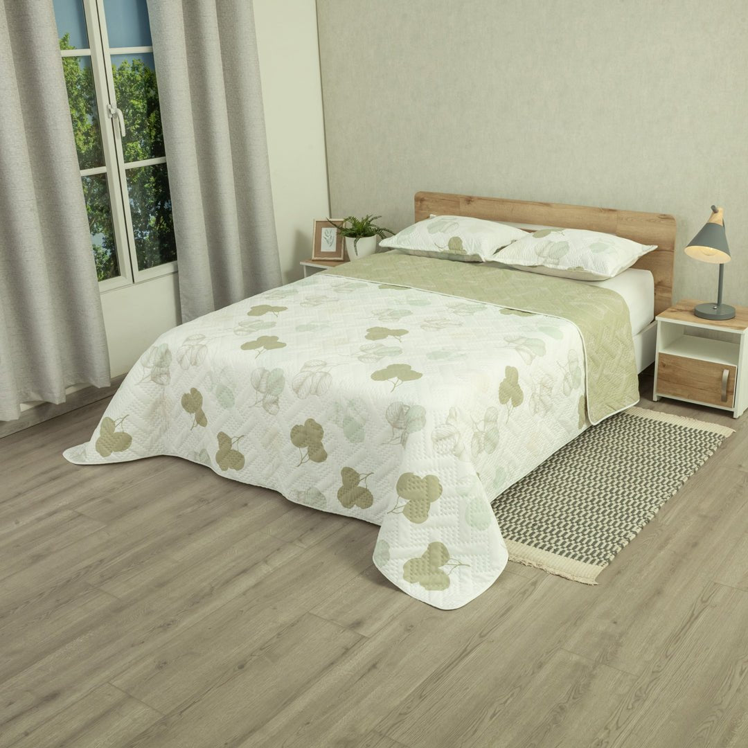 Cubrelecho Doble Faz Style Bosque Sereno Blanco y Verde grisáceo para Cama Semidoble 120 X 190 Cm de Hojas - TENDIDOS Y CUBRELECHOS | Bylmo