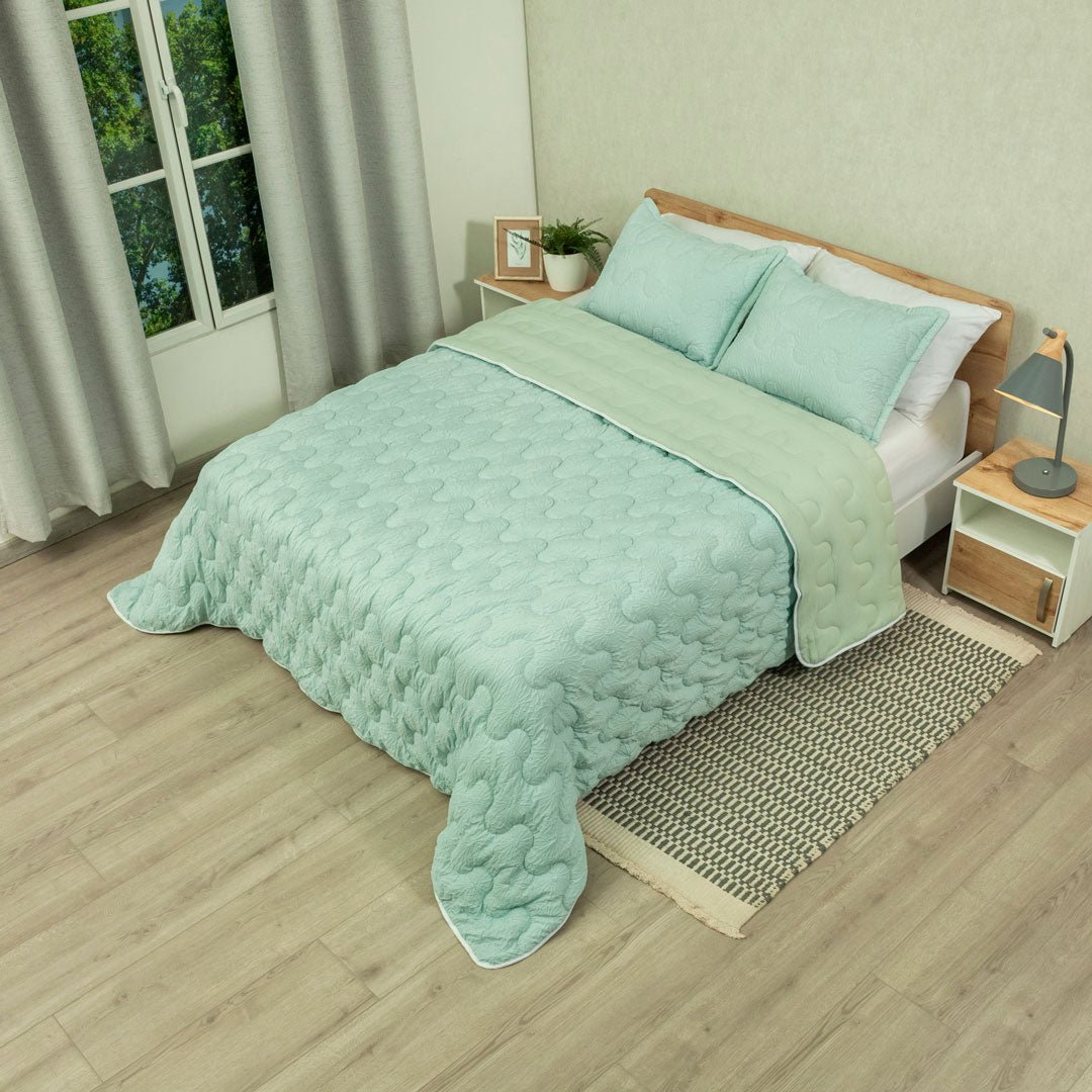 Cubrelecho Flora Azul para Cama Queen 160 X 190 Cm Fondo Entero - TENDIDOS Y CUBRELECHOS | Bylmo