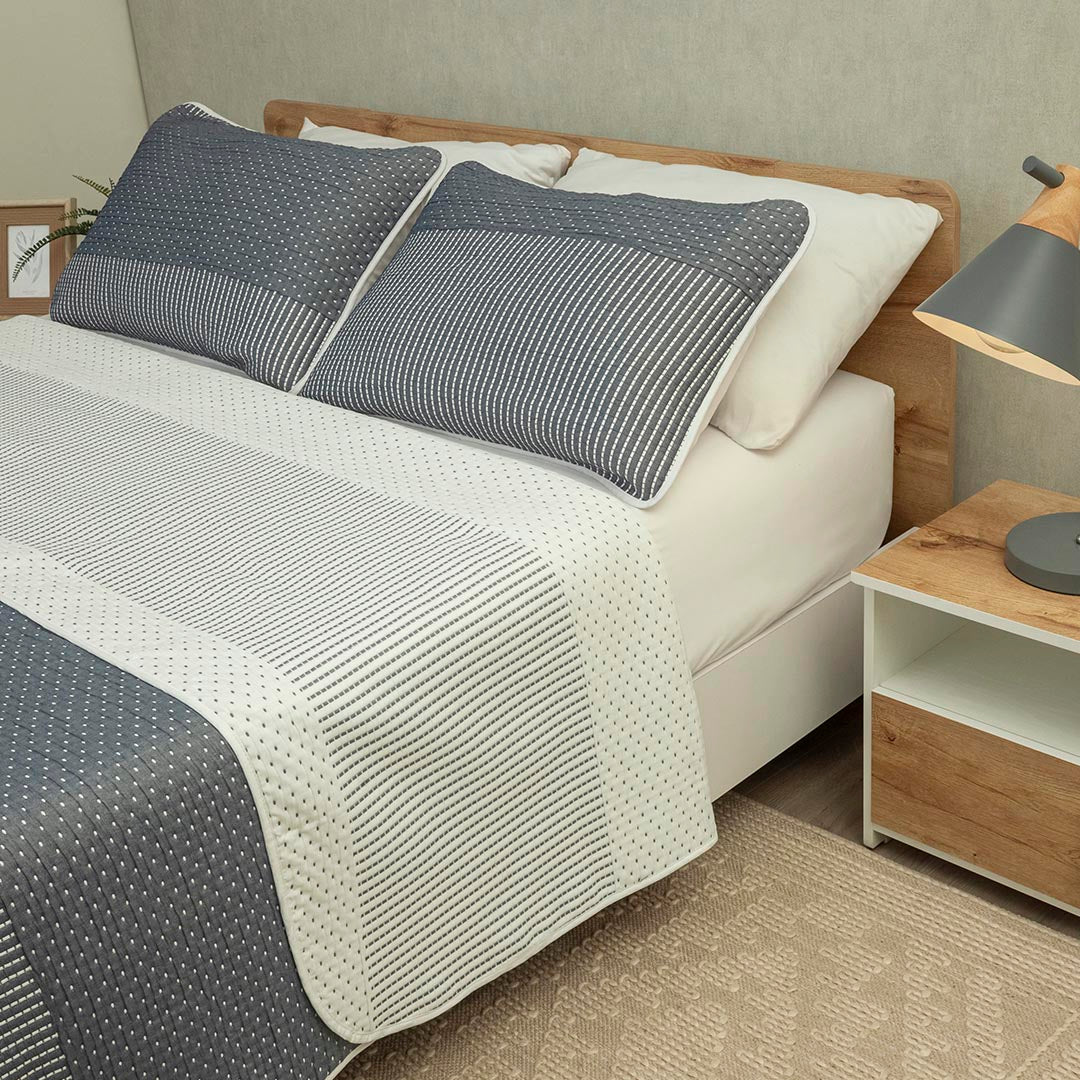 Cubrelecho Doble Faz Trama Arena Gris y Blanco para Cama Doble 140 X 190 Cm Prensado de Lineas - TENDIDOS Y CUBRELECHOS | Bylmo