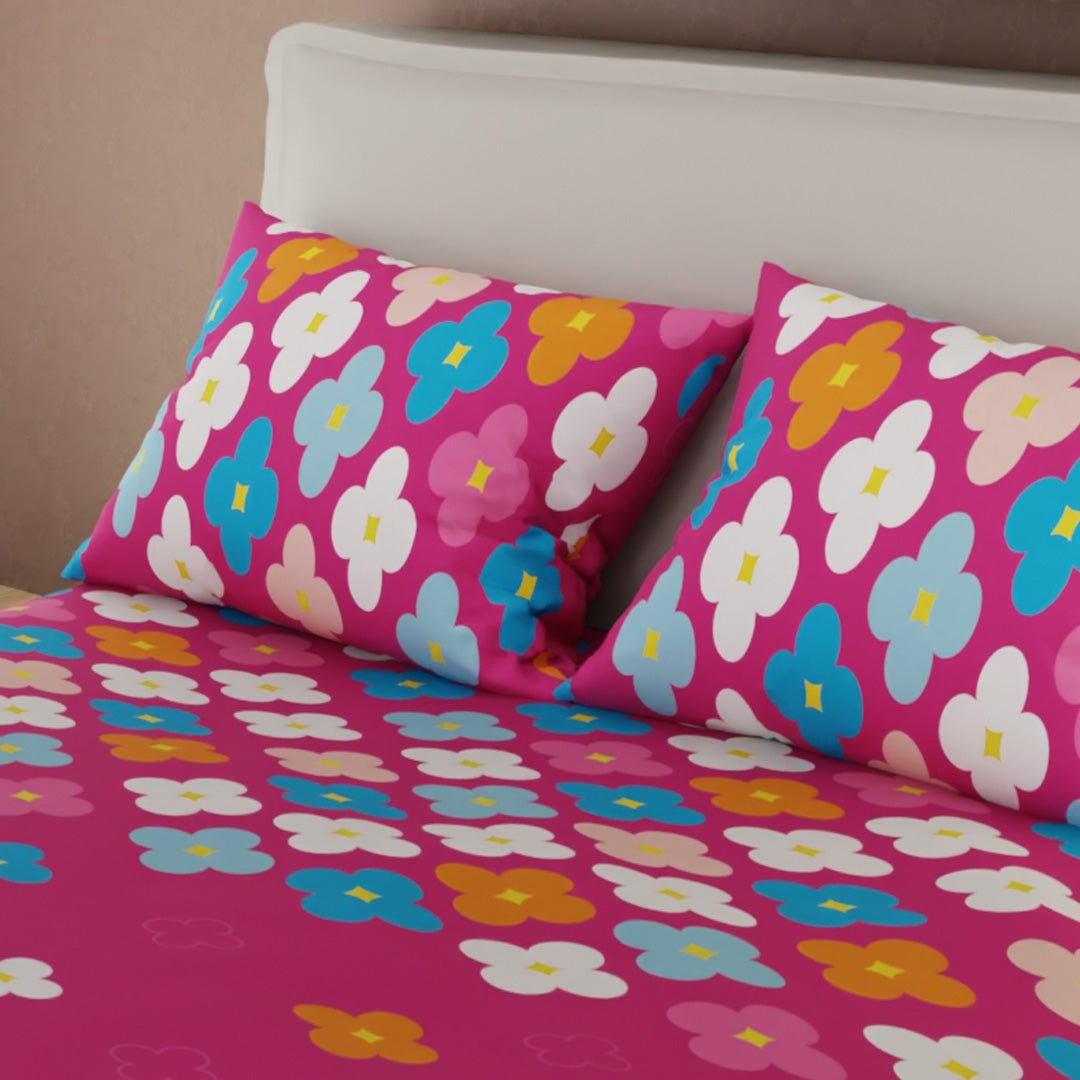 Combo Juego de Sabanas y Cortina Fiesta Floral Fucsia y Azul para Cama Queen 160 X 190 Cm de Flores - SABANAS | Bylmo