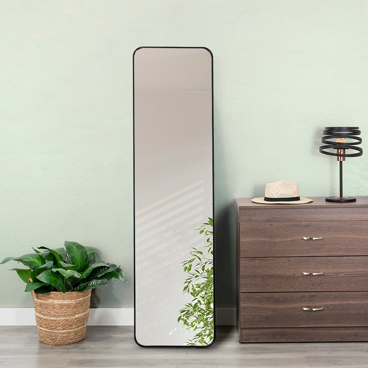 Espejo de Piso Riga Negro 45x170cm Rectangular con Marco Metálico - ESPEJOS DE PARED | Bylmo