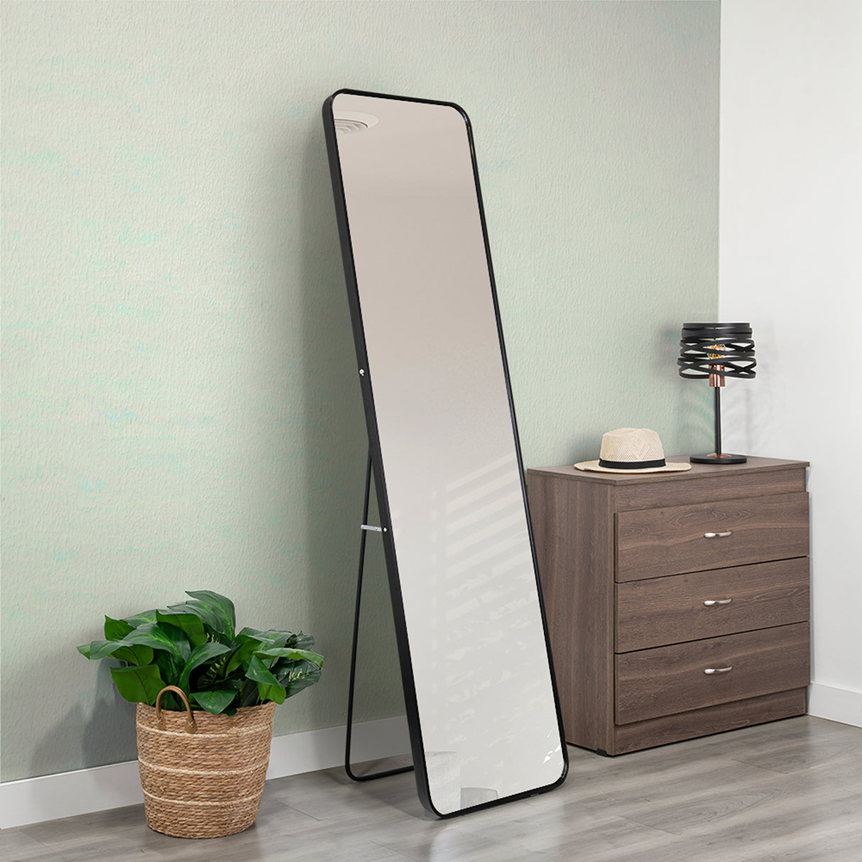 Espejo de Piso Riga Negro 45x170cm Rectangular con Marco Metálico - ESPEJOS DE PARED | Bylmo