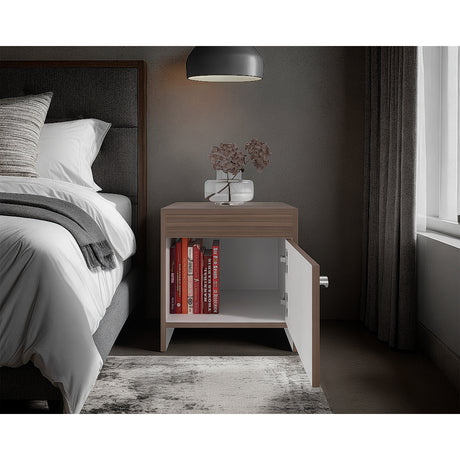 Mesa de Noche Colore Avellana 40x41.6cm con Una Puerta - MESAS DE NOCHE | Bylmo