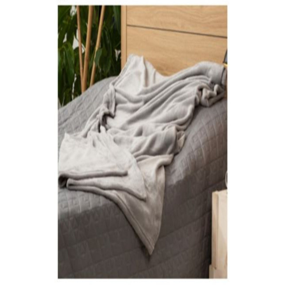 Cobija Flannel Fleece Gris Claro 160x230cm Fondo Entero Suave y Ligera