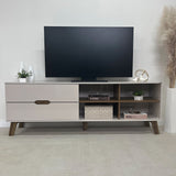 Rack de TV Verona Beige Neutral y Café Claro 180x63.5cm para TV Hasta 75" Pulgadas con Dos Cajones y con Ranura para Cables