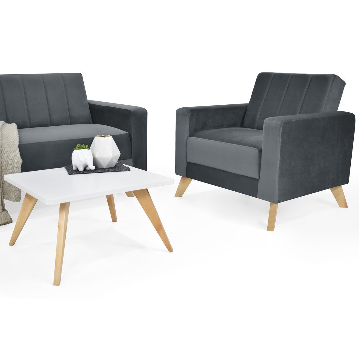 Sala Baru Gris y Matiz Natural 150x82cm de Tres Puestos con Una Poltrona y Una Mesa de Centro Nova