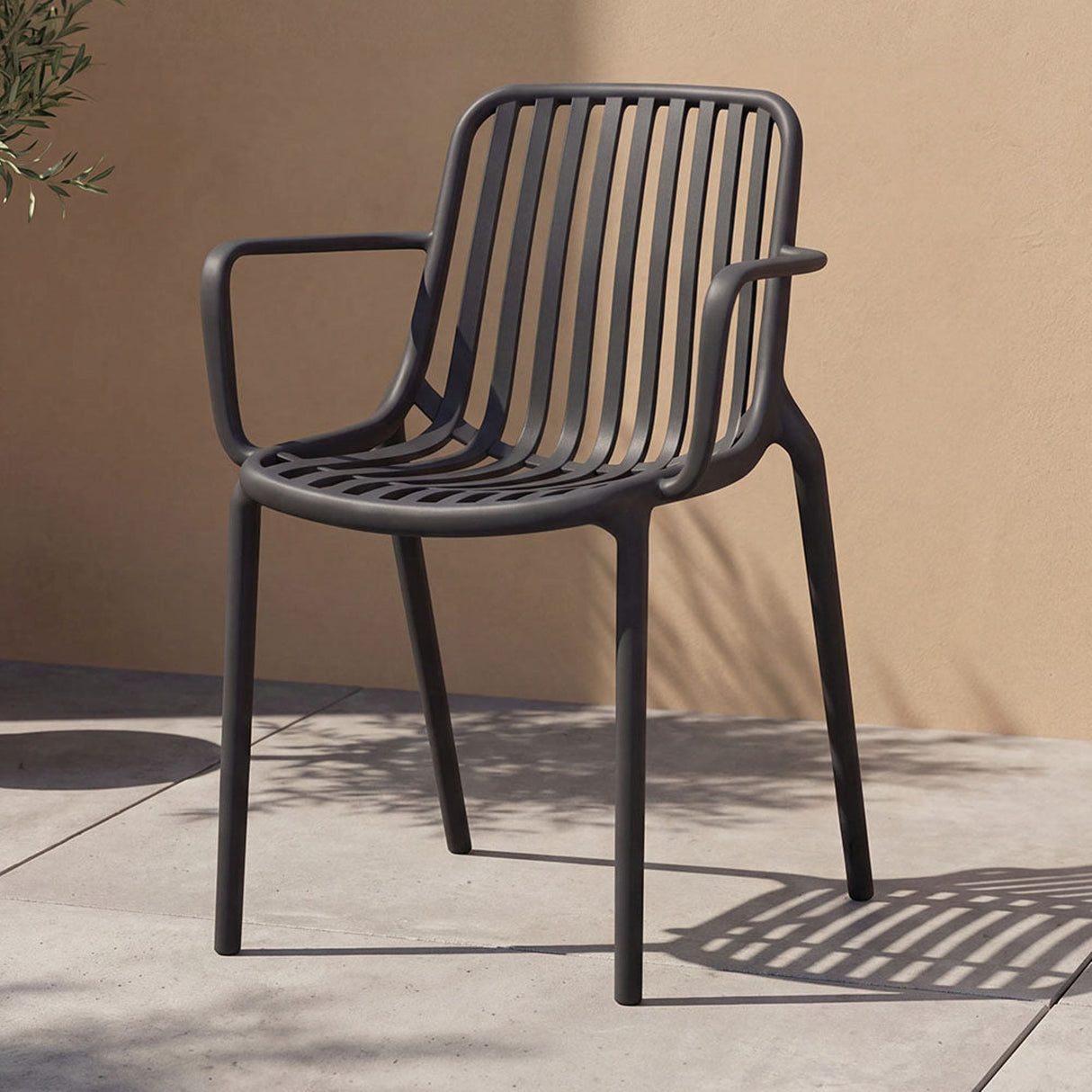 Silla para Exteriores Parma Negro 57x80cm Apilable con Apoya Brazos y con Espaldar