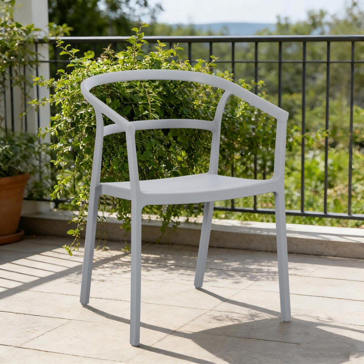 Silla para Exteriores Porto Gris 56x75.5cm Apilable con Apoya Brazos y con Espaldar
