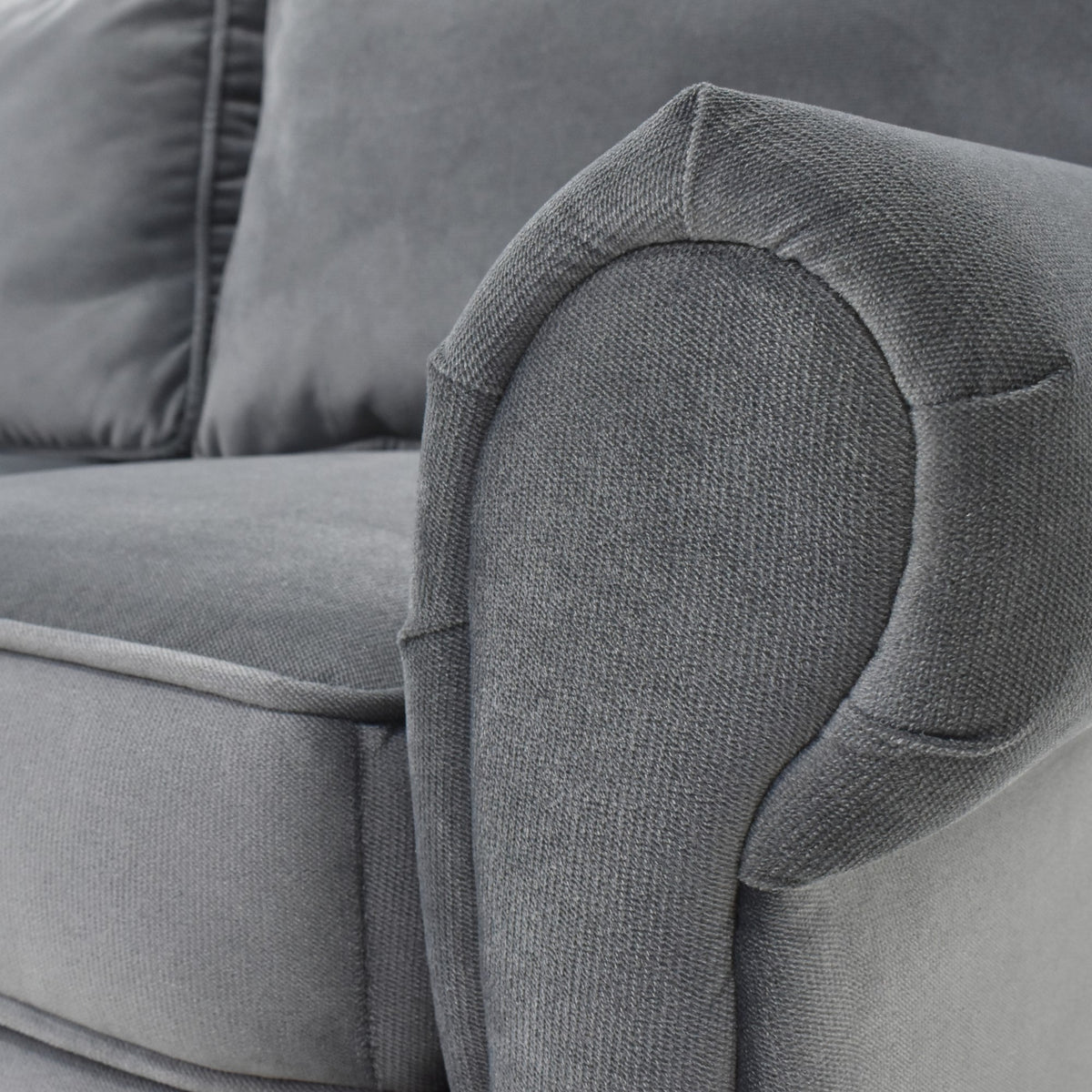 Sofá Lancaster Gris Denver y Matiz Natural 217x80cm de Tres Puestos sin Apoya Brazos