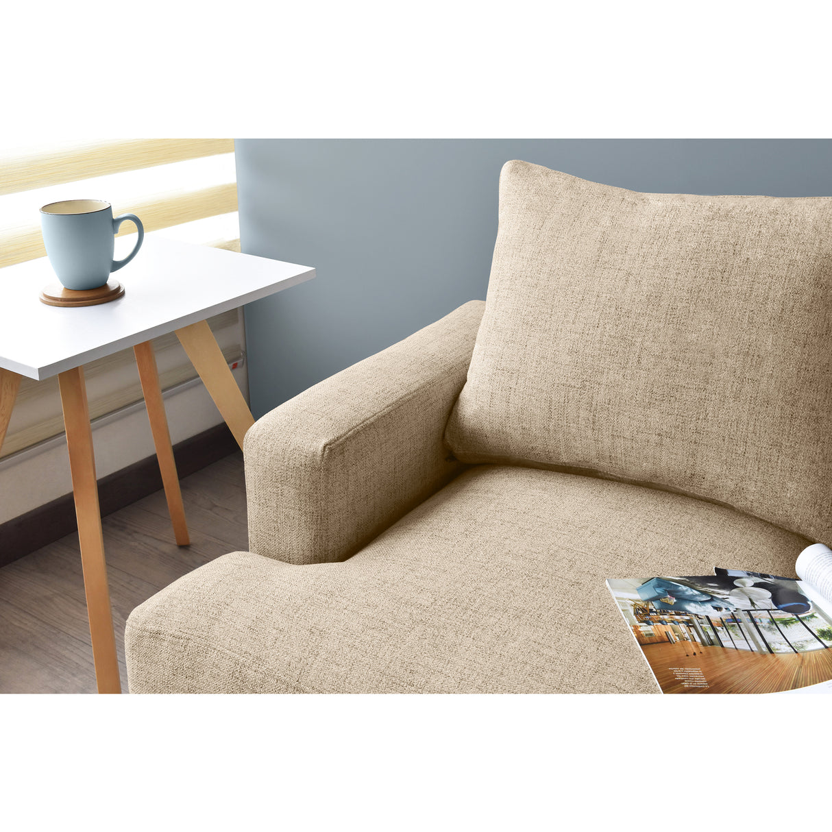 Sofá Lisboa Beige Dicosta y Matiz Natural 192x85cm de Tres Puestos con Apoya Brazos